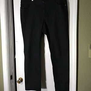 Elle Black Jeans NWOT 18